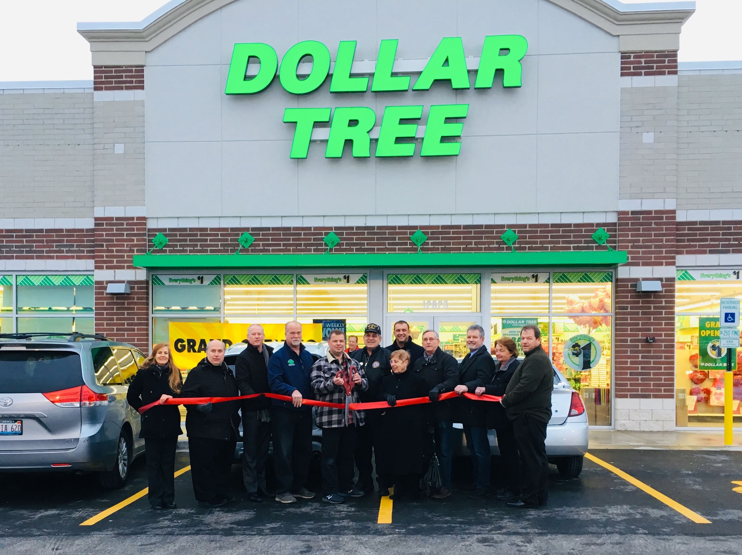 19-0116 Dollar Tree Ribbon Cutting